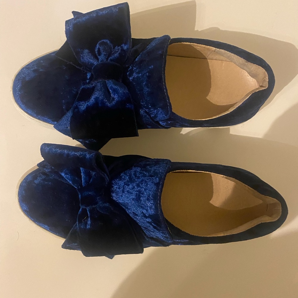 Alex and Alex Blue velvet ribbon shoes US 7.5
